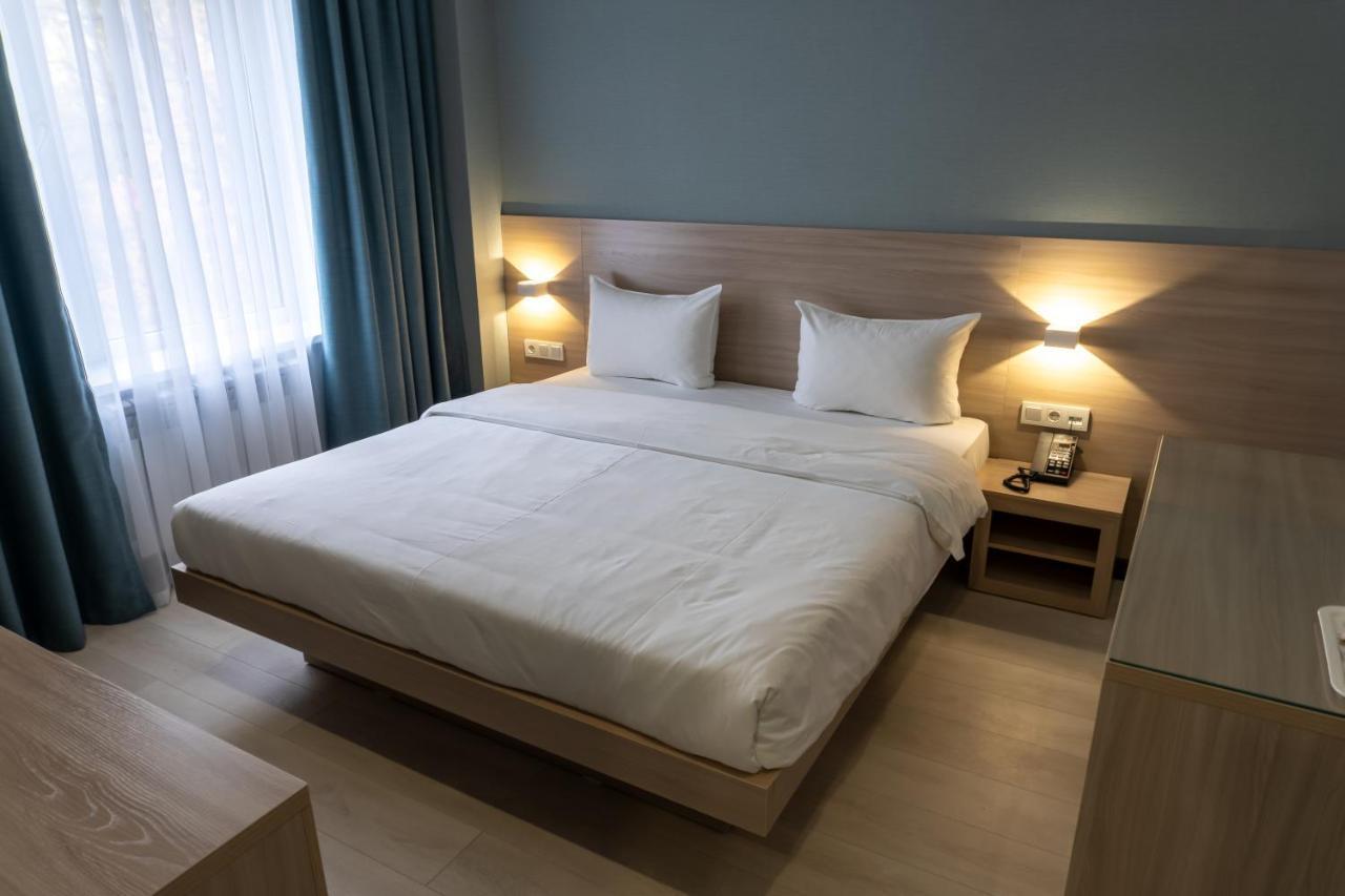 resident hotel kazybek bi almaty